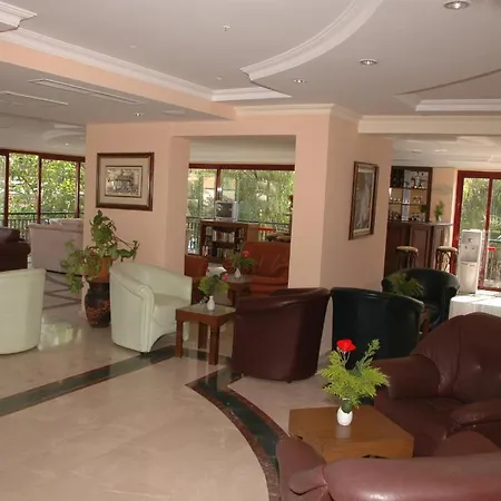 Hera Hotell 2*
