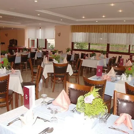 Hera Hotell Side